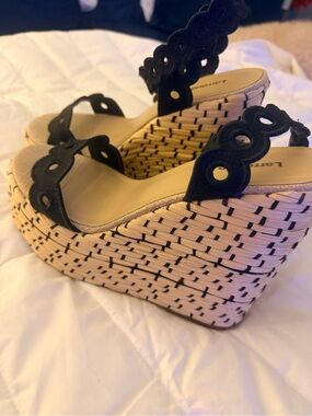 Larroude Black Scalloped Strap Woven Espadrille Wedges